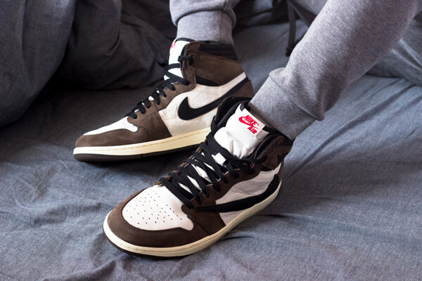 n級品 おすすめサイト◆ジョーダン トラビス 偽物ナイキ Jordan 1 Retro High Cactus Jack Travis Scott CD4487-100【スーパーコピー】