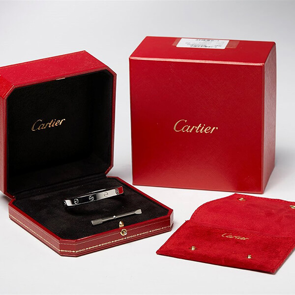 注目度抜群！【スーパーコピー】関税込み CARTIER 【LOVEブレスレット/ホワイトゴールド】B6035417