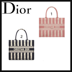 ディオール BOOK TOTE スモールバッグ D-Stripes エンブロイダリー M1296ZRFQ_M928