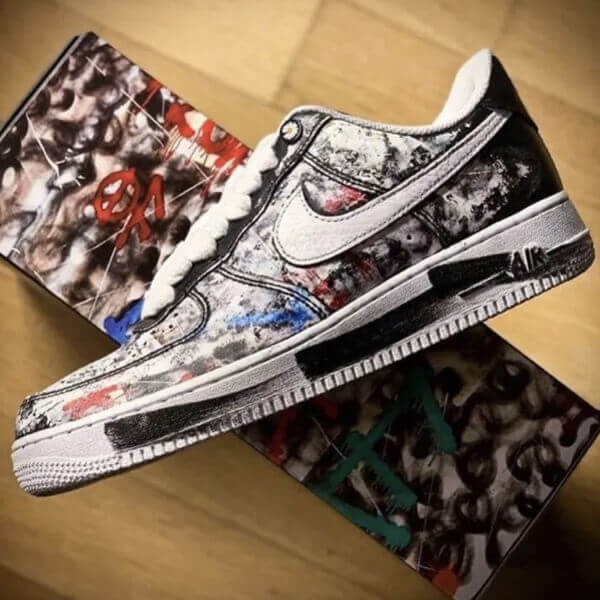 大人気！エアフォースワン 偽物◆ナイキ×ピースマイナスワン ロウパラノイズスニーカー AIR FORCE 1 LOW PARA NOISE AQ3692-001